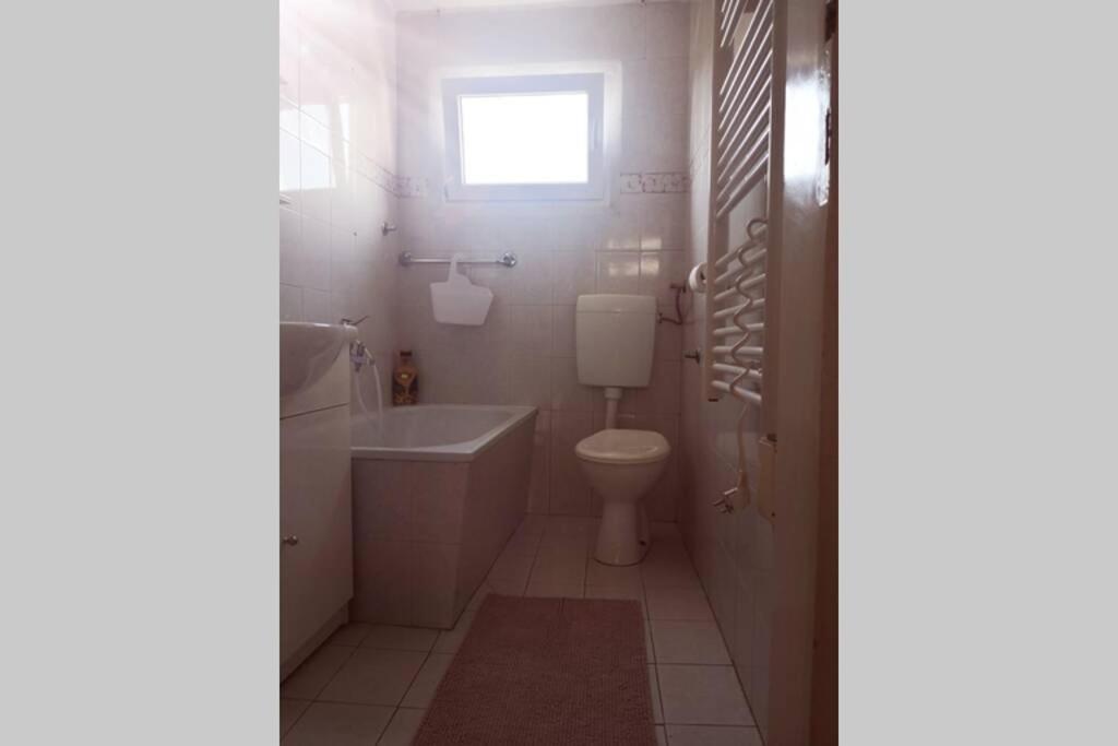 Apartamento Casa Di Nonna Pina, Kuca U Blizini Arene Pula Exterior foto