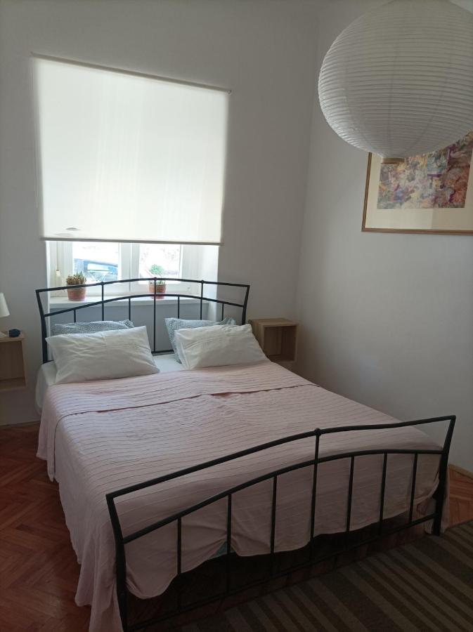 Apartamento Casa Di Nonna Pina, Kuca U Blizini Arene Pula Exterior foto