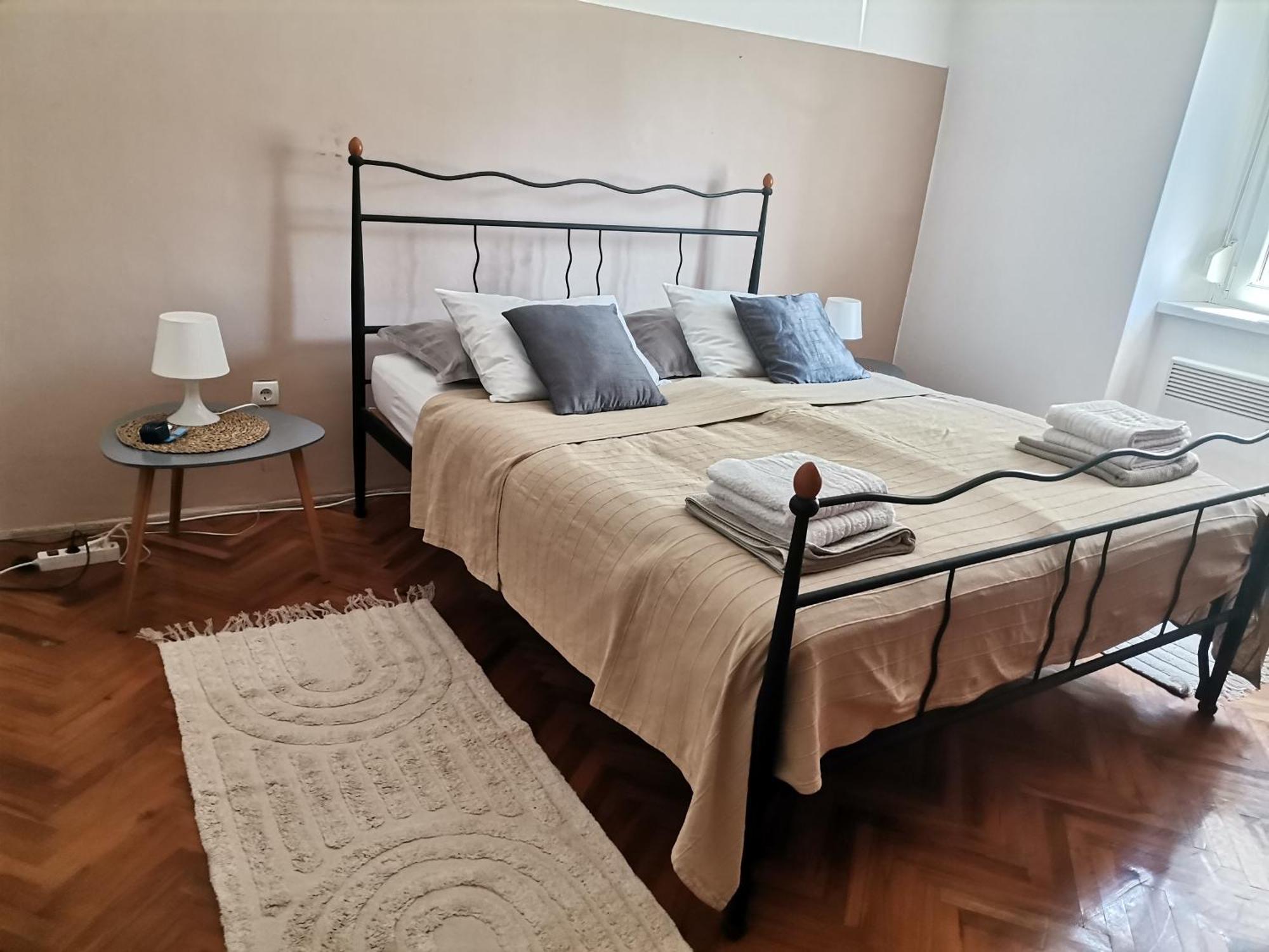 Apartamento Casa Di Nonna Pina, Kuca U Blizini Arene Pula Exterior foto